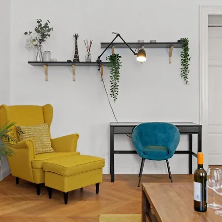 Augier - Centre - 100sqm - Free Parking Nearby Apartamento