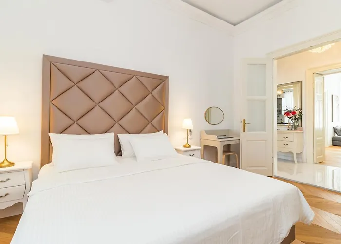 Lejlighed Augier - Centre - 100sqm - Free Parking Nearby