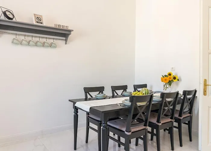 Lejlighed Augier - Centre - 100sqm - Free Parking Nearby