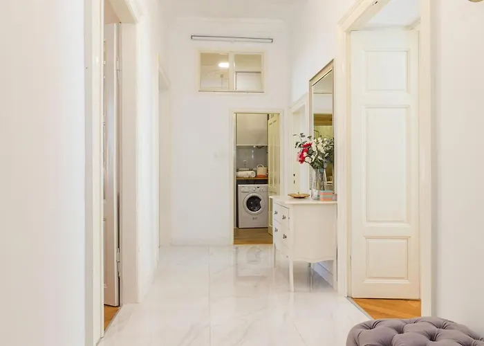 Augier - Centre - 100sqm - Free Parking Nearby * Pula