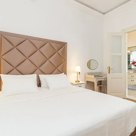 Lejlighed Augier - Centre - 100sqm - Free Parking Nearby