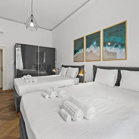 Augier - Centre - 100sqm - Free Parking Nearby Daire
